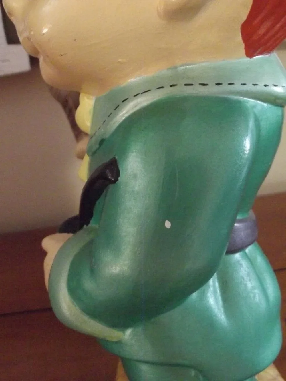 Leprechaun Smiley Boy Figurine Green Hat Shillelagh Stick pipe Mushroom pot gold